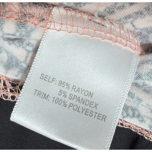 Rose + Olive Scoop Neck Top Womens 1X Pink Floral Bell Sleeve Knit Cottagecore - Picture 7 of 7